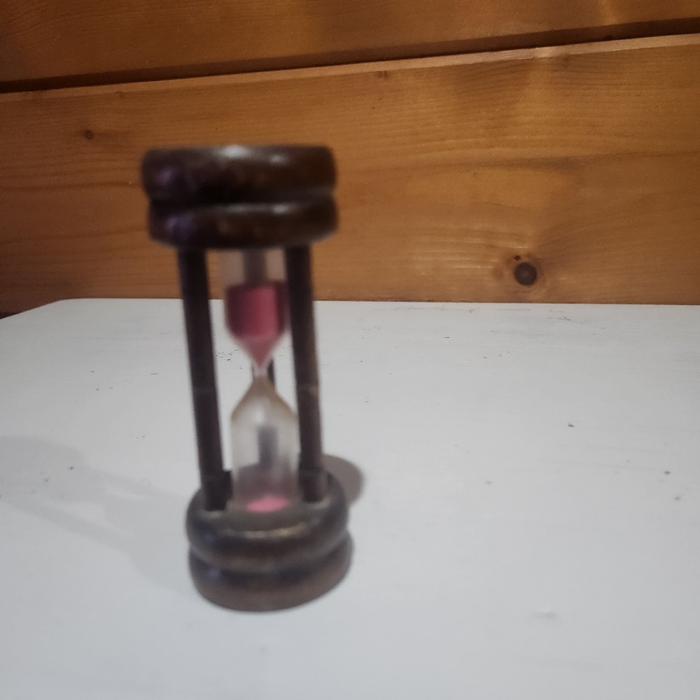 Vintage 1988 G&S EZ Handy Helpers Wood Egg Timer 3-Minute Pink Sand NOS Taiwan